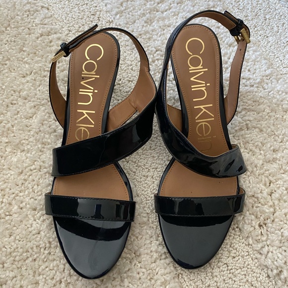 Calvin Klein Shoes - Calvin Klein Size 8 Navy Blue Heels
